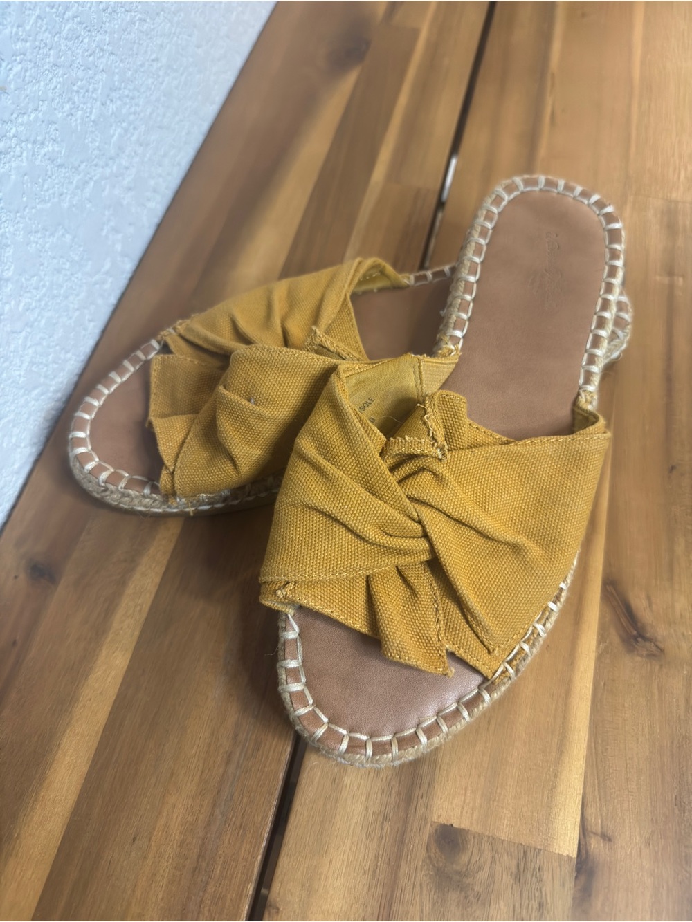 Universal Thread Mustard Knotted Espadrille Slide | Size 9